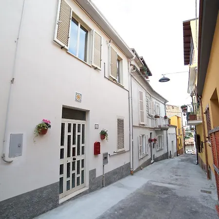 Casette Bianche Apartment *